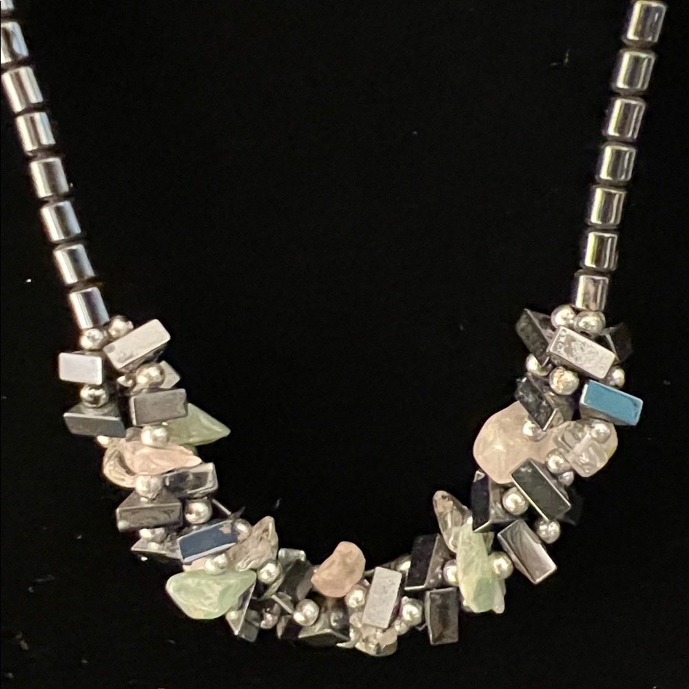 Vintage Hematite Jade Rose‎ Quartz Beaded Chip Necklace